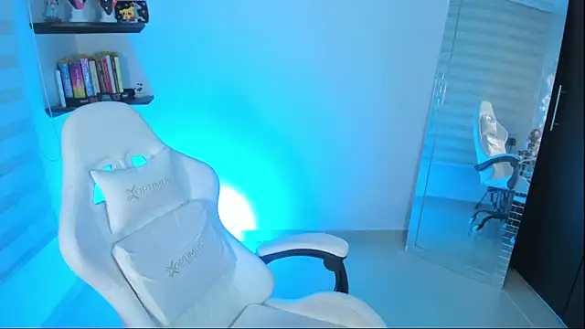 Snapshot of kittyrush_ chatting on November 18, 2025, 7:02 am kittyrush online show from November 18, 2025, 7:02 am