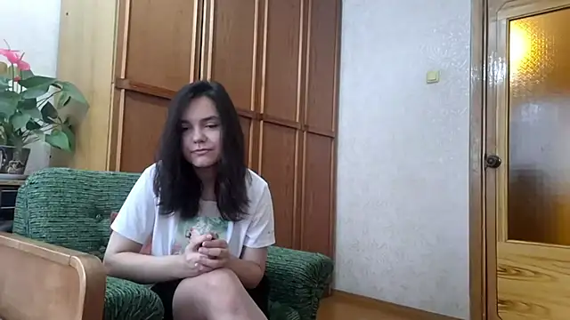 AudieMleczynski online show from November 3, 2025, 7:20 am