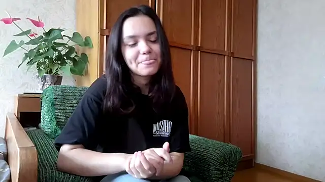 AudieMleczynski online show from November 14, 2025, 7:18 am