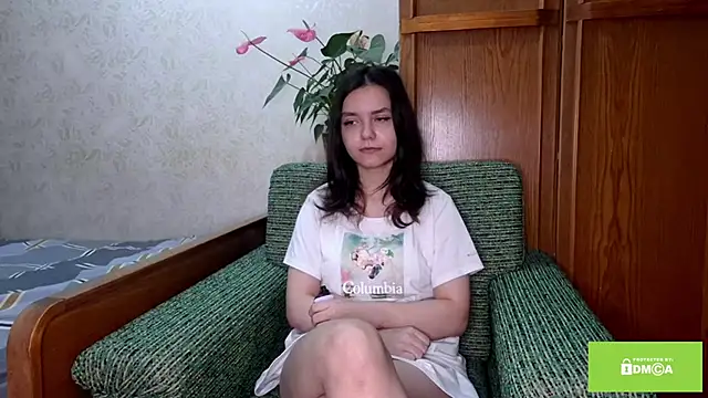 AudieMleczynski online show from November 28, 2025, 5:10 am