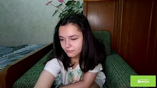 AudieMleczynski online show from December 2, 2025, 6:08 am