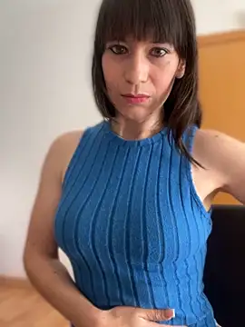 AlanaRius18 online show from April 22, 2026, 8:17 am