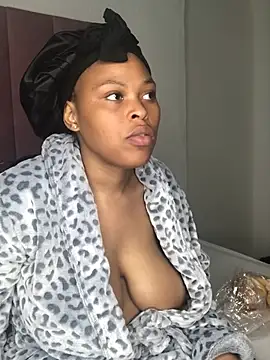 Bubbles156 online show from April 18, 2026, 1:59 pm