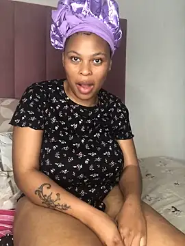 Bubbles156 online show from April 21, 2026, 4:41 am