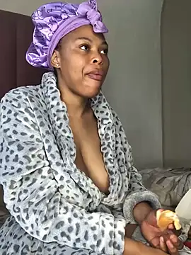 Bubbles156 online show from April 22, 2026, 6:49 am