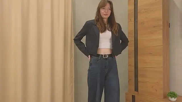 Erosyne online show from October 20, 2025, 3:34 pm