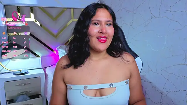 luna jonezz online show from November 20, 2025, 11:10 am