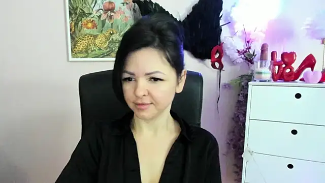 Mollybloom40 online show from March 10, 2026, 7:24 am