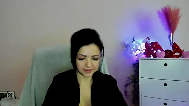 Mollybloom40 online show from March 30, 2026, 6:47 am