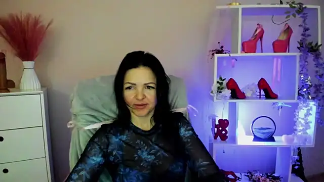 Mollybloom40 online show from April 16, 2026, 6:58 am