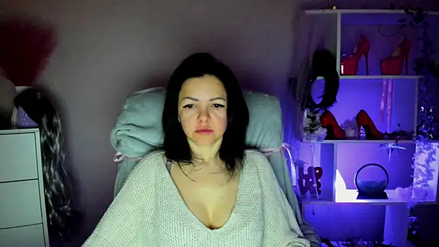 Mollybloom40 online show from April 21, 2026, 6:09 am