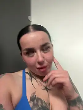 lucycoxxoxo online show from May 15, 2026, 11:23 pm