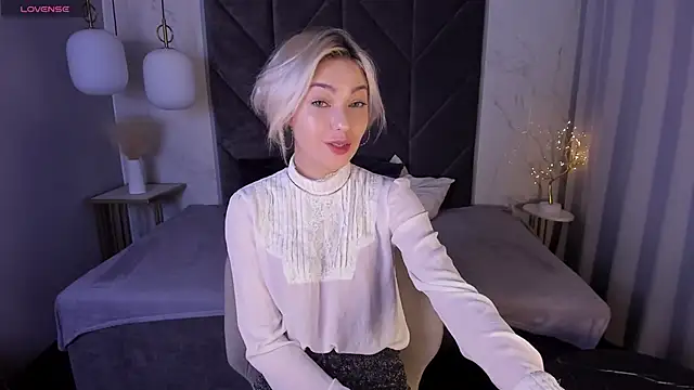 AlysiaSun  online show from October 17, 2025, 1:57 pm