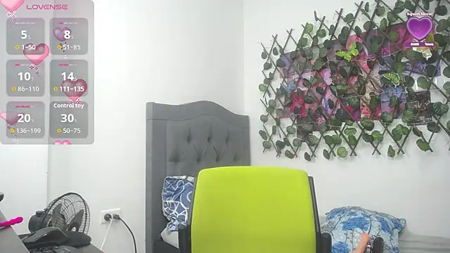 issa bella18 online show from October 18, 2025, 3:09 am