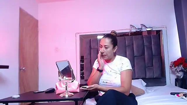 Salmma Milf online show from May 11, 2026, 11:38 am