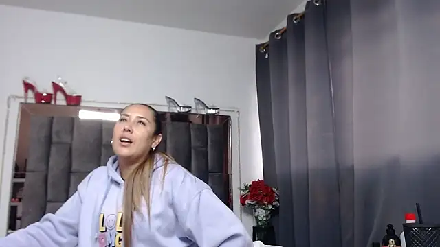 Salmma Milf online show from June 19, 2026, 11:47 am