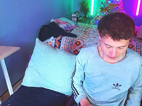 Latin boysxxxx online show from December 15, 2025, 9:08 pm