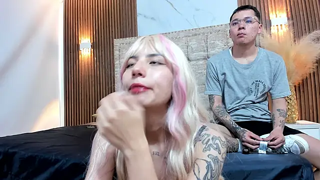 AnnieAndLeandro online show from February 6, 2026, 9:51 pm