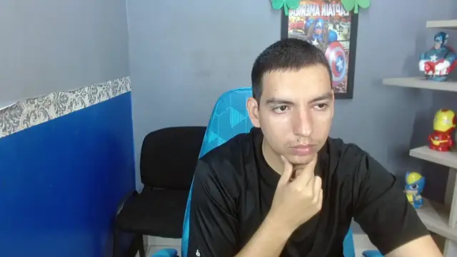 Axel Stones  online show from November 3, 2025, 2:07 pm