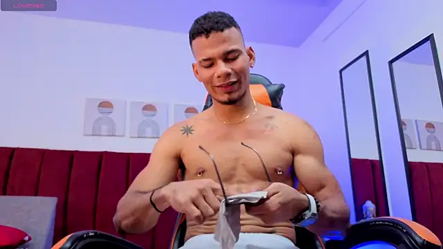 DaamonSlader  online show from October 25, 2025, 8:14 pm