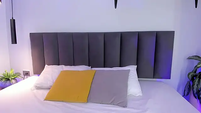 AilanaCortes online show from October 27, 2025, 11:58 am