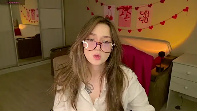 BellaSink online show from December 5, 2025, 5:49 am