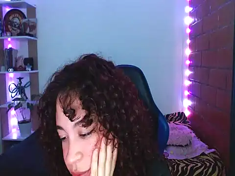 Medussa3033 online show from April 24, 2026, 4:26 am