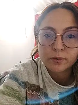 Rhosynn online show from December 3, 2025, 2:41 am