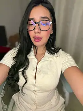 Snapshot of MiaSofia__ chatting on May 3, 2026, 5:13 am MiaSofia online show from May 3, 2026, 5:13 am