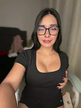 Snapshot of MiaSofia__ chatting on May 4, 2026, 5:58 am MiaSofia online show from May 4, 2026, 5:58 am