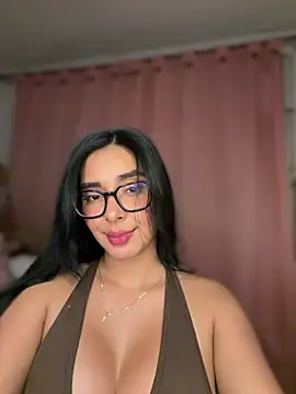 Snapshot of MiaSofia__ chatting on May 17, 2026, 5:16 am MiaSofia online show from May 17, 2026, 5:16 am