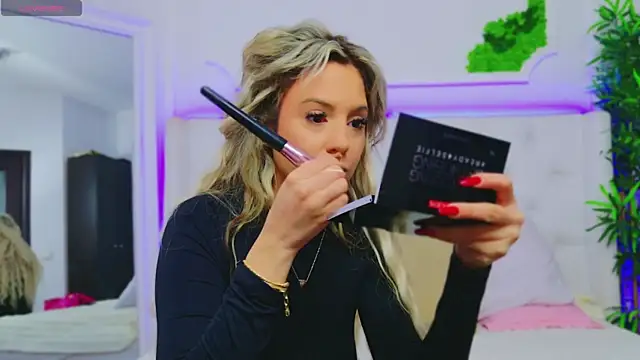 AriannaSins online show from January 7, 2025, 1:14 pm