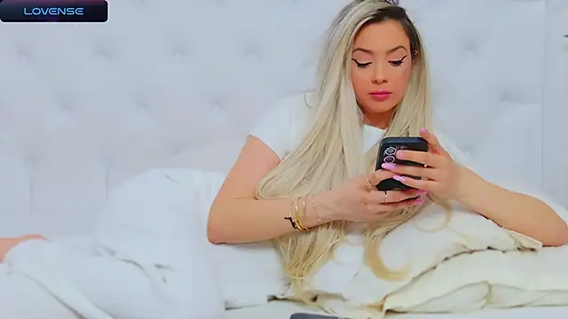 AriannaSins online show from February 24, 2025, 4:15 pm