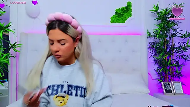 AriannaSins online show from September 29, 2025, 12:21 pm