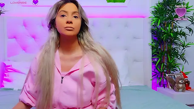 AriannaSins online show from December 15, 2025, 1:37 pm