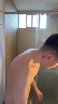 Valentino ceratii online show from November 17, 2025, 7:52 pm