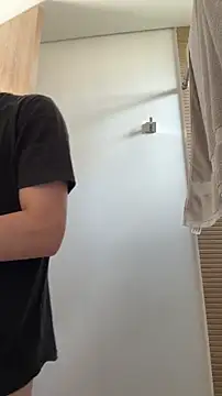 Valentino ceratii online show from November 18, 2025, 6:34 pm