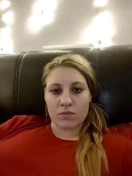 SandyCassie online show from December 14, 2025, 8:13 pm