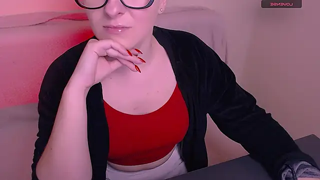 AllaLeomz online show from December 5, 2025, 8:23 am