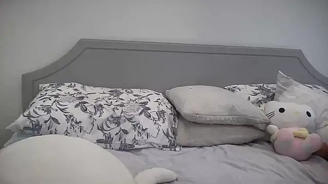 Amiraxevans online show from February 22, 2026, 11:20 am