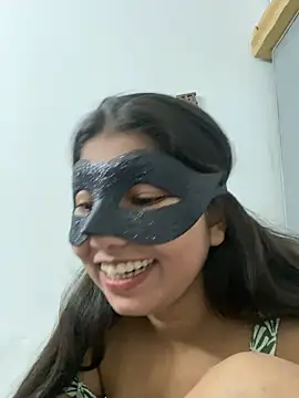 darkdoll007 online show from April 12, 2026, 4:23 pm