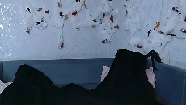 evaa here  online show from October 31, 2025, 10:55 pm