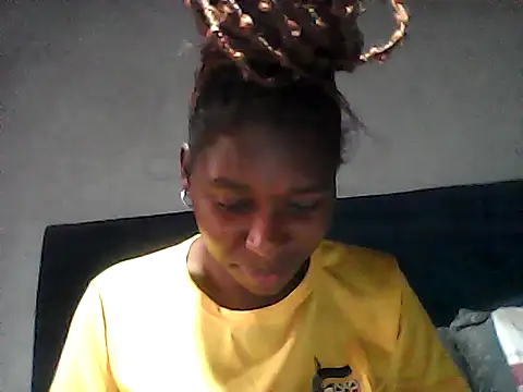 sexysmalldaily04 online show from October 18, 2025, 1:45 pm