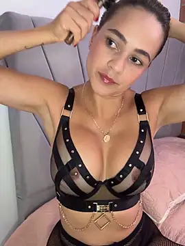 valentina herrrera online show from November 5, 2025, 3:56 pm