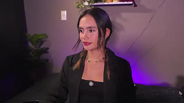 adahara miller17 online show from December 4, 2025, 2:10 am