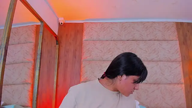 Antonella Russo1 online show from November 20, 2025, 1:00 pm