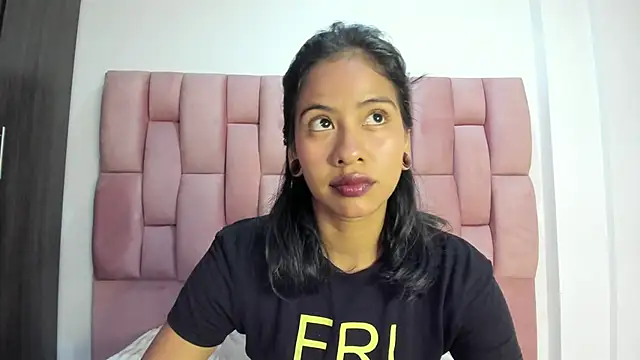 EuphoriaSavage online show from November 21, 2025, 12:48 pm