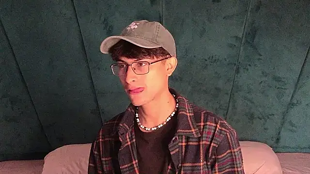 Aaron Eze online show from March 26, 2026, 12:11 pm