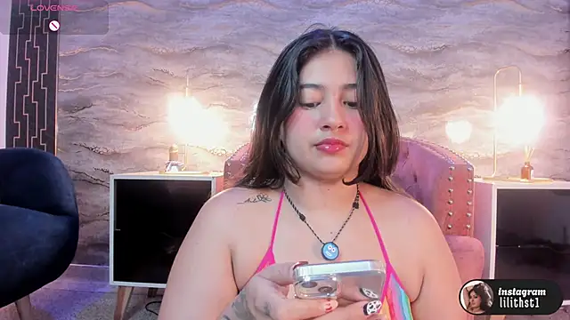 lilithst  online show from November 13, 2025, 8:52 pm