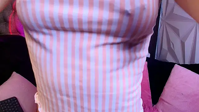 LiliBundy online show from November 19, 2025, 5:07 am